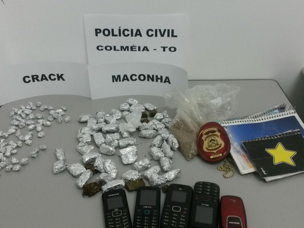 Polícia apreendeu 70 porções de crack e 54 de maconha (Foto: Divulgação/SSP TO)