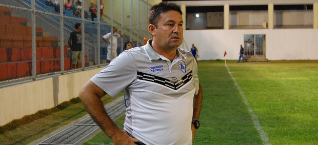 Jorge Pinheiro, técnico do Atlético de Cajazeiras (Foto: Lucas Barros / Globoesporte.com/pb)