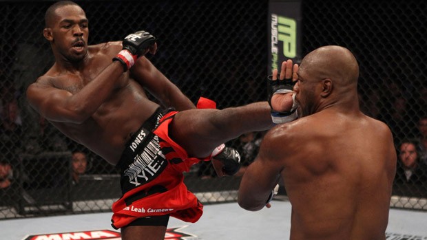 Jon Jones vence Quinton Rampage Jackson no UFC 135 (Foto: Divulgação/UFC)