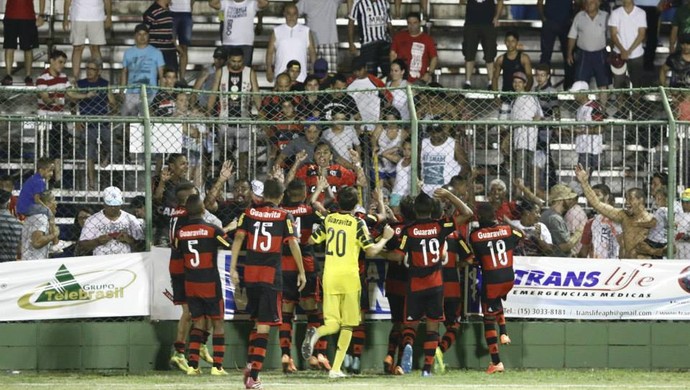 São Paulo x Flamengo, sub-15, Votorantim (Foto: Marcos Ferreira / Pref. Votorantim)