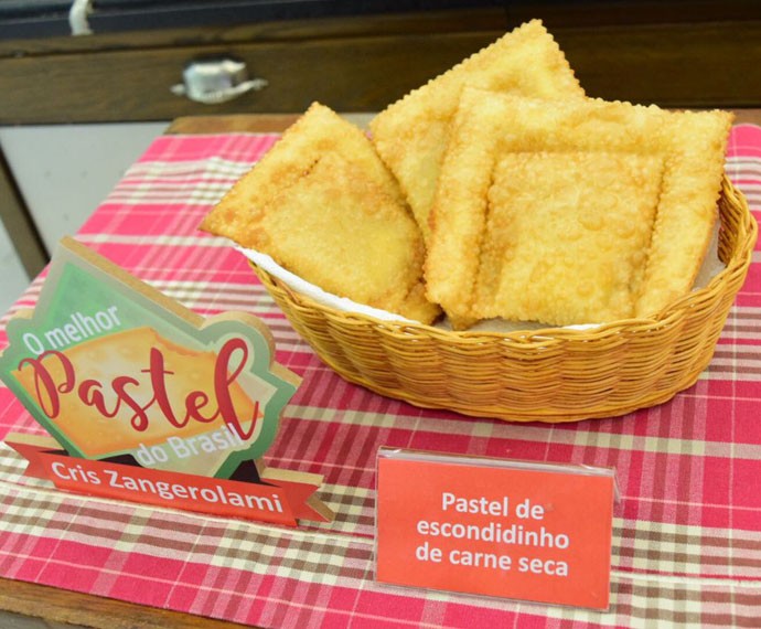 Pastel de Escondidinho de Carne Seca Pães e salgados > O Melhor