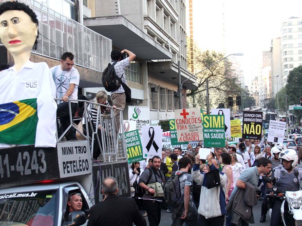 Protesto de médicos contra o Ato Médico, em passeata no Centro de São Paulo. (Foto: Evaldo Fortunato/Futura Press/Estadão Conteúdo)