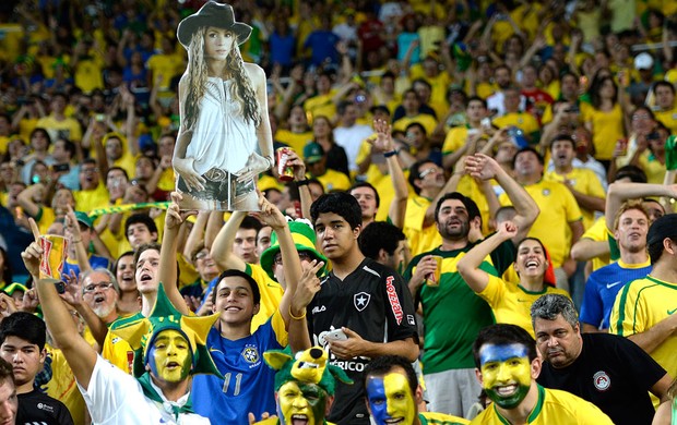 Torcida Shakira Maracanã (Foto: Agência AFP)