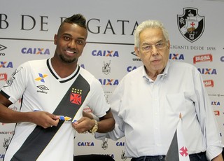 Kelvin, Eurico, Vasco (Foto: Paulo Fernandes/Vasco.com.br) Kelvin, Eurico, Vasco (Foto: Paulo Fernandes/Vasco.com.br)
