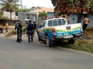 Polícia deu voz de prisão ao suspeito e o encaminhou à Delegacia de Polícia Civil de Jaru (Foto: Jaru Online/Reprodução) Polícia deu voz de prisão ao suspeito e o encaminhou à Delegacia de Polícia Civil de Jaru (Foto: Jaru Online/Reprodução)