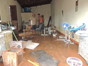 Chuva atingiu cidade na Bahia (Foto: João Kauê Miranda/ Brumado Notícias)