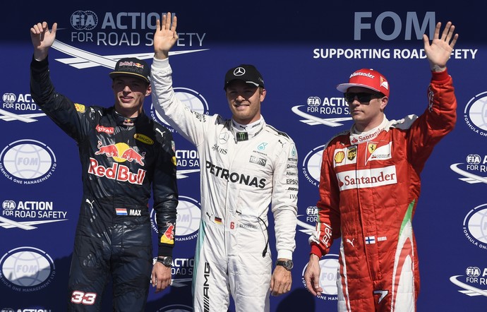Nico Rosberg entre Max Verstappen e Kimi Raikkonen, os três primeiros do grid na Bélgica (Foto: AFP)