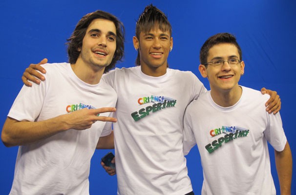 Fiuk, Neymar e Davi Lucas participaram da gravação do Criança Esperança aqui na TV Tribuna. (Foto: Matheus Misumoto)