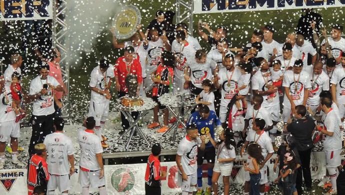 Joinville campeão catarinense 2015 (Foto: João Lucas Cardoso)