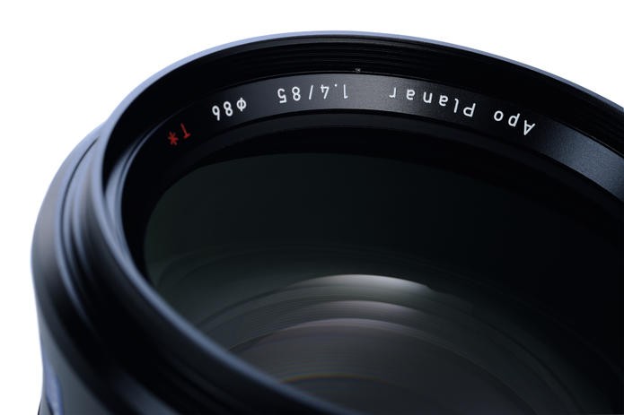 Lente Zeiss Otus 1.4/85 custará cerca de R$ 10 mil (Foto: Divulgação/Carl Zeiss)