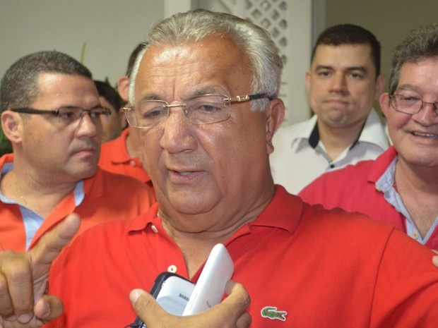 Jackson Barreto (PMDB) comemora vitória em Aracaju (Foto: Daniel Soares/G1 SE)