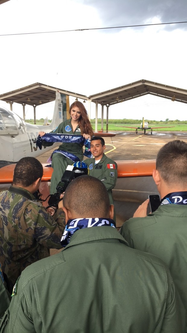 Amanda Gontijo é a nova madrinha da Esquadrilha de vôo da Força Aérea Brasileira (Foto: Divulgação)