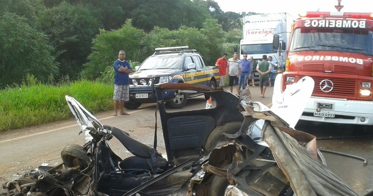 G1 Colisão Frontal Entre ônibus E Fusca Resulta Na Morte De Mulher Em