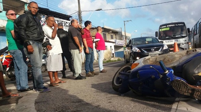 G1 - Motociclista morre em acidente na avenida Bernardo Vieira, em Natal - notícias em Rio Grande do Norte G1 - Motociclista morre em acidente na avenida Bernardo Vieira, em Natal - notícias em Rio Grande do Norte