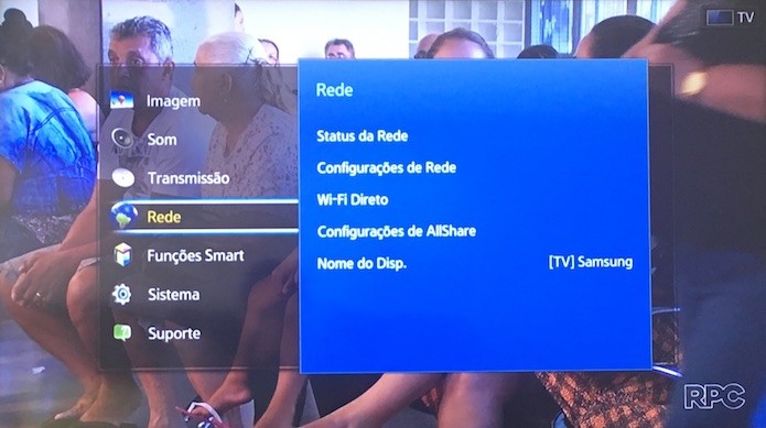 Acesse as configurações de rede da TV (Foto: Reprodução/Helito Bijora)