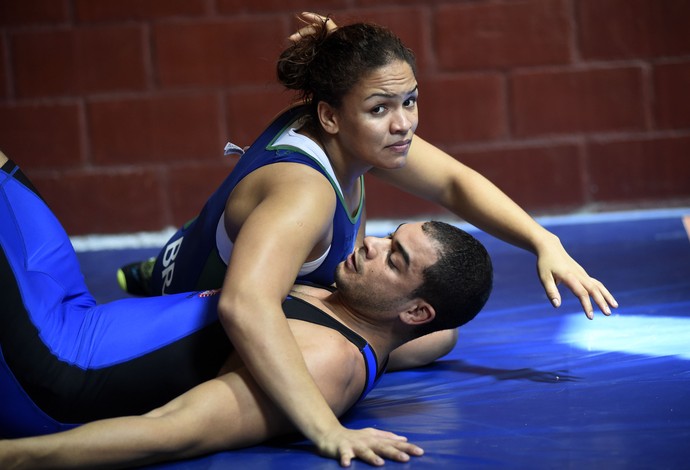 Aline Silva e Flávio Ramos, luta olímpica (Foto: André Durão)