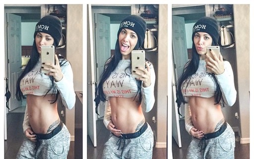 Gr Vida Bella Falconi Faz Carinho Na Barriguinha Em Selfie Quem