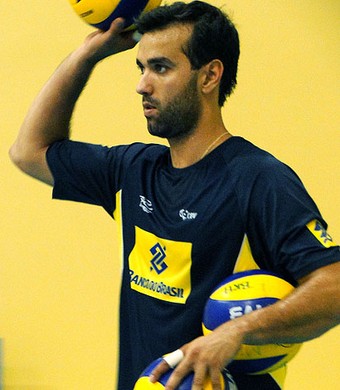 Mário Junior no treino da seleção de vôlei (Foto: Helena Rebello / Globoesporte.com)