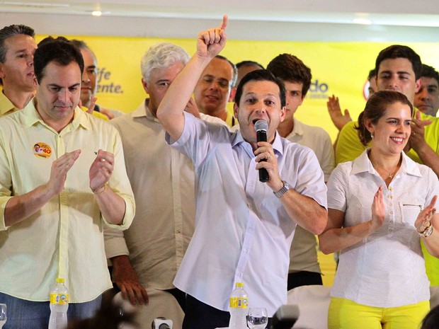 Geraldo Julio comemora mais de 430 mil votos recebidos no primeiro turno das eleições no Recife (Foto: Marlon Costa Lisboa/Pernambuco Press)