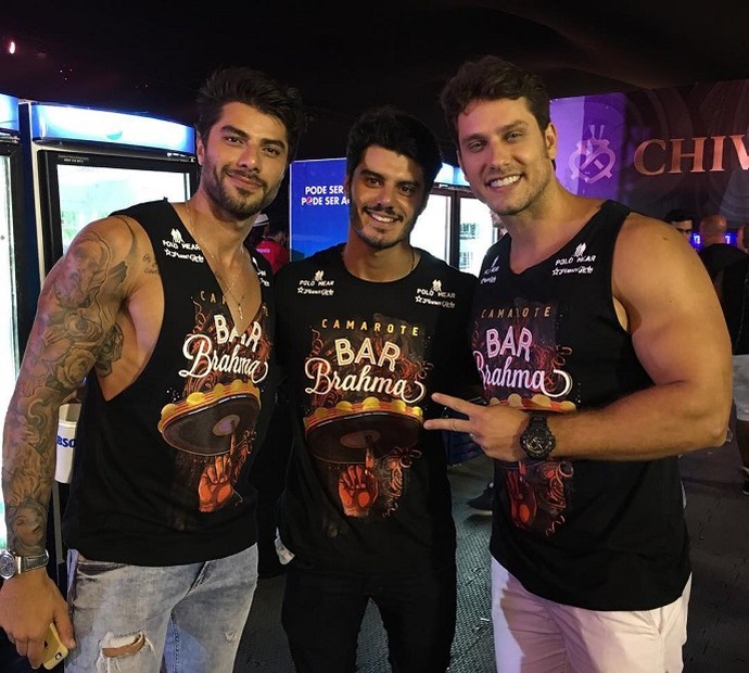 Durante a folia, o ex-brother encontrou os amigos Renan Oliveira, do BBB16, e Mariano Junior, Mister Brasil 2015 (Foto: Arquivo pessoal)