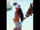 Rihanna posa de biquíni para promover turismo em Barbados