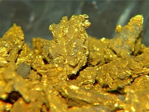 Para chegar ao ouro, garimpeiros têm usado mercúrio em Pontes e Lacerda. (Foto: Reprodução / TVCA)