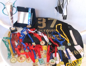 Medalhas e trofeus de Octávio (Foto: Thales soares)