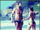 Henri Castelli e namorada curtem praia em Fernando de Noronha