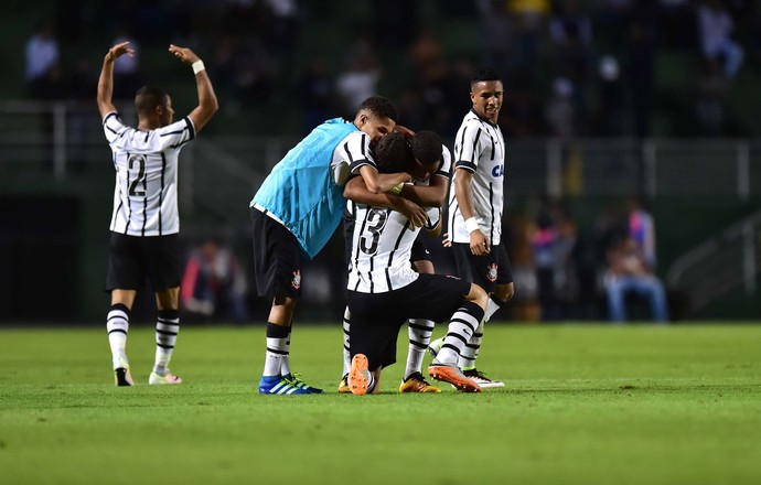 Corinthians x Sport Sub-17 (Foto: Marcos Ribolli)