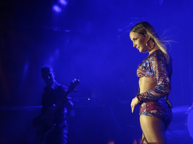 Claudia Leitte em show em Fortaleza, no Ceará (Foto: Francisco Cepeda e Denilson Santos/ Ag. News)