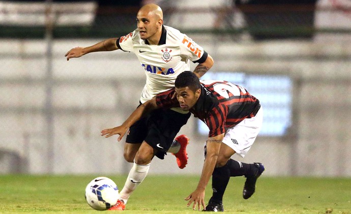 Lateral lamenta novo tropeço: 