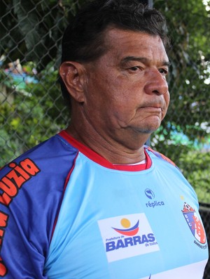 Júlio Araújo, técnico do Barras (Foto: Emanuele Madeira/GLOBOESPORTE.COM) - img_8657_1