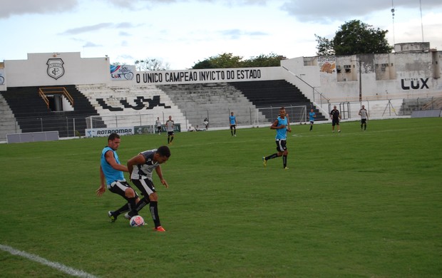 Coletivo do Treze no PV (Foto: Silas Batista / Globoesporte.com/pb)