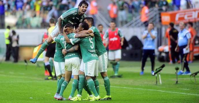 Sete gols, nove pontos: após 11 anos, Palmeiras tem 100% em clássicos