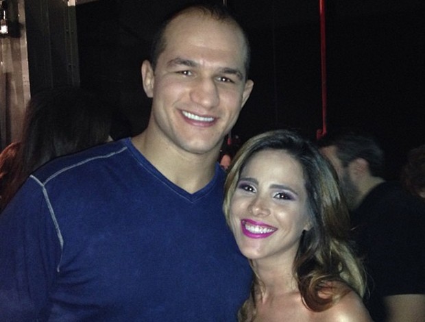 MMA Junior Cigano e Vanessa Camargo (Foto: Reprodução/Instagram)