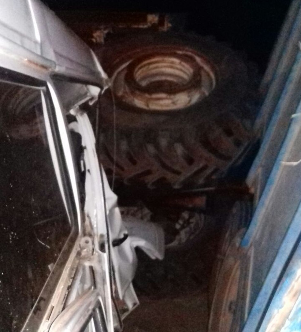 Acidente foi registrado na vicinal de Teçaindá, distrito de Martinópolis (Foto: Demtram/Cedida)