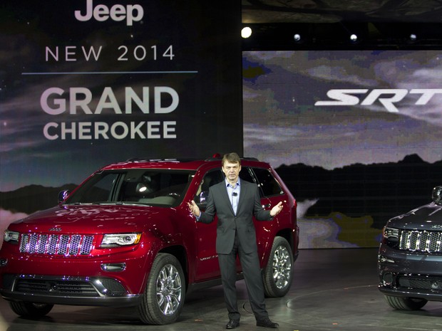 Mike Manley, presidente da Jeep, apresenta o novo Grand Cherokee (Foto: AP Photo/Tony Ding)