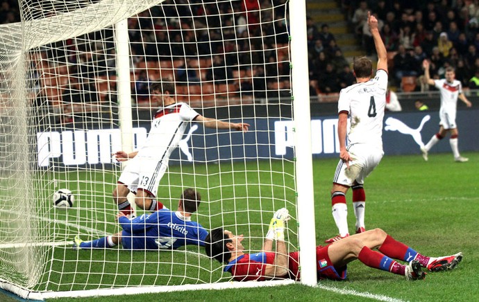 Gol Alemanha contra a Itália (Foto: Agência AP )