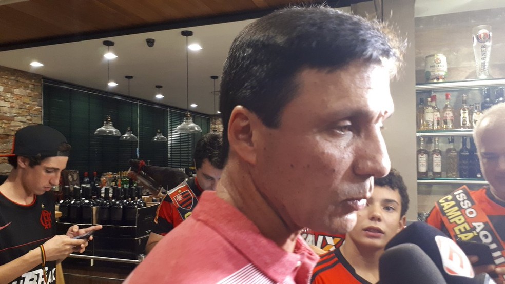 Zé Ricardo na comemoração do Flamengo em churrascaria no Rio de Janeiro (Foto: Bruno Giufrida)