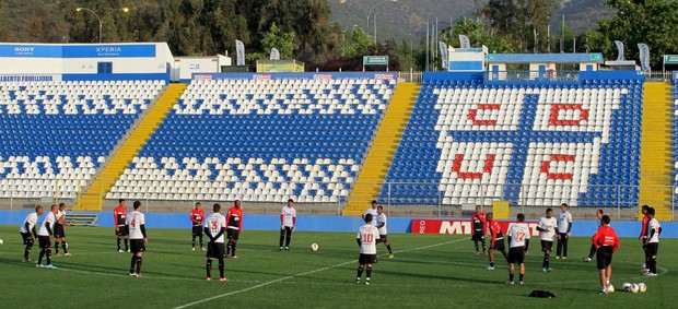 São Paulo treina no estádio San Carlos de Apoquindo, em Santiago, no Chile (Foto: Marcelo Prado / globoesporte.com)