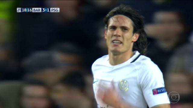 <p>
 O PSG parte no contra-ataque, Draxler deixa Cavani na cara do gol, mas Ter Stegen defende o chute rasteiro do uruguaio.</p>
