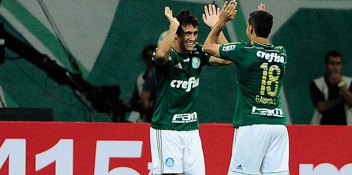 Palmeiras atropela São Paulo, faz 4 a 0, e é campeão paulista