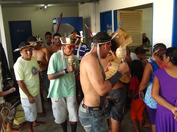 Índios afirmam que só deixarão Secretaria após as reivindicações serem atendidas. (Foto: Fabiana De Mutiis/G1)