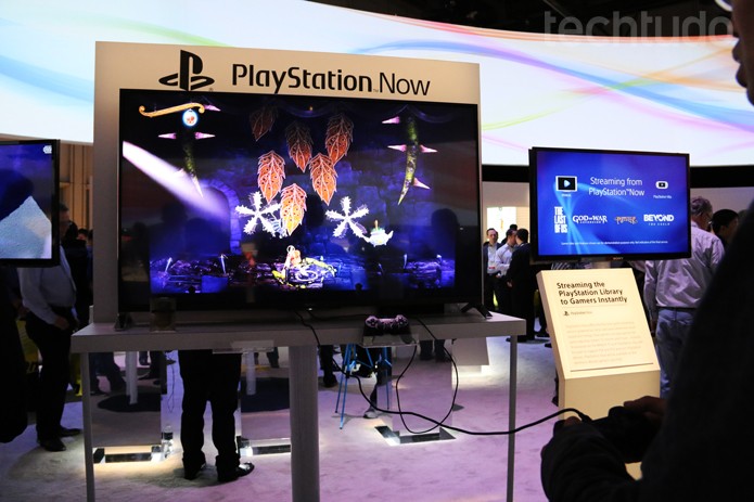 O presidente executivo da Sony anuncia o Playstation Now na CES 2014 (Foto: Fabrício Vitorino/TechTudo) O presidente executivo da Sony anuncia o Playstation Now na CES 2014 (Foto: Fabrício Vitorino/TechTudo)