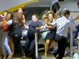 Mulher que atropelou fiéis deixa a cadeia e terá de pagar R$ 20 mil (reprodução)