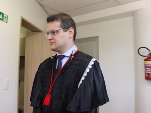 Procurador disse que decisão não atinge neste momento os cargos efetivos (Foto: Catarina Costa/G1)