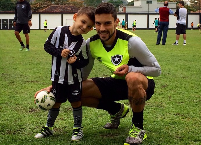 Pimpão e o filho Davi, Botafogo (Foto: Divulgação / Botafogo)