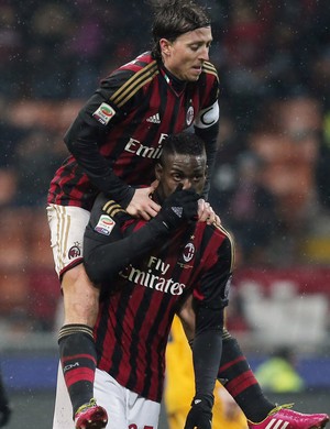 Balotelli gol Milan (Foto: AFP)