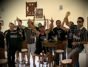 Torcedores do Corinthians de Monte Alto (Foto: Reprodução/SporTV)