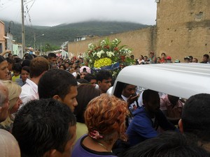 Enterro de Dada Pesqueira (Foto: Gilmar Farias)